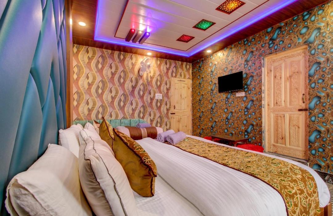 Hotel Royal Hameed Srīnagar Habitación foto